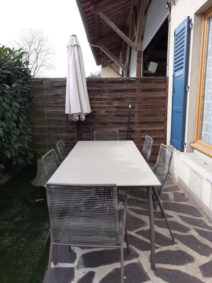 Gite 32 Rue Du Huit Mai Freneuse  エクステリア 写真
